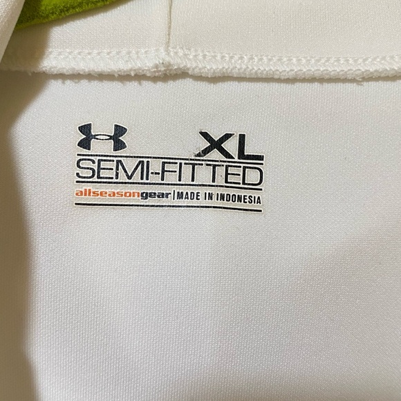 Under Armour White Semi-Fitted Top - Picture 2 of 3